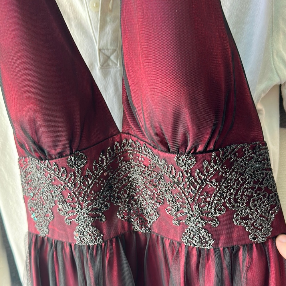 Adrianna Papell Burgundy and Black Backless Dress